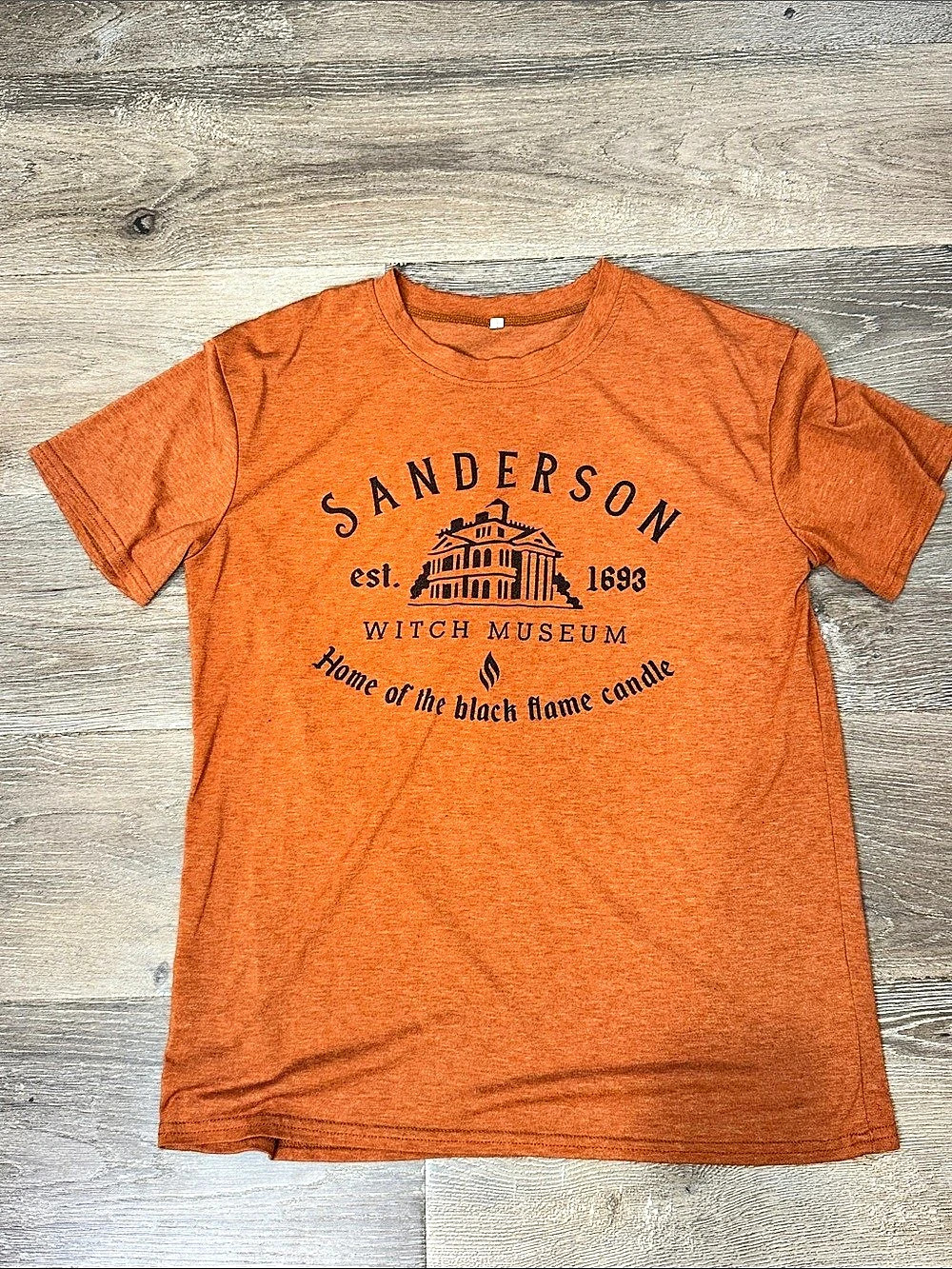 Sanderson Witch Museum Halloween graphic tee Graphic Tee in Orange Like New